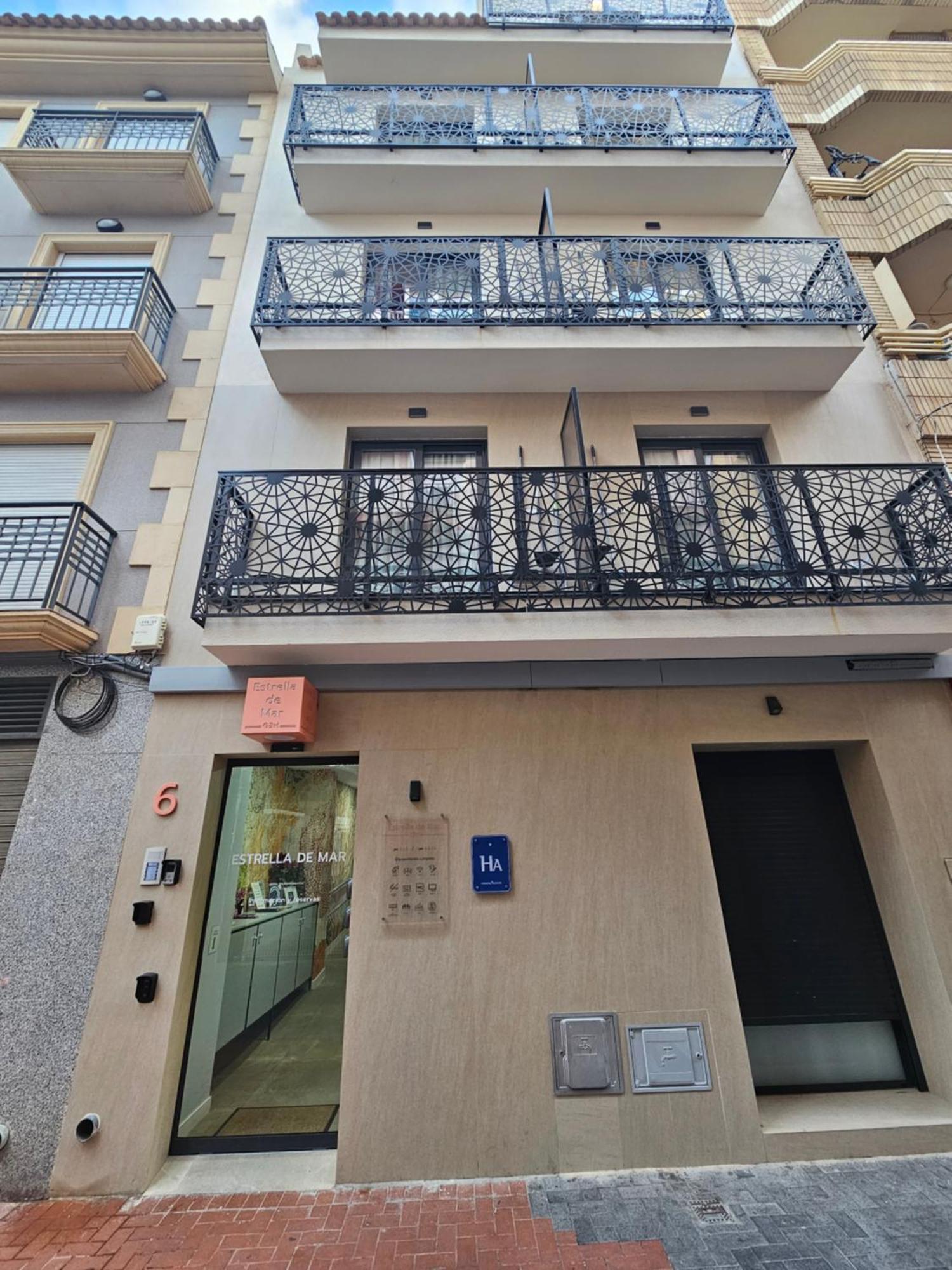 Estrella De Mar - Boutique Aparthotel Бенідорм Екстер'єр фото
